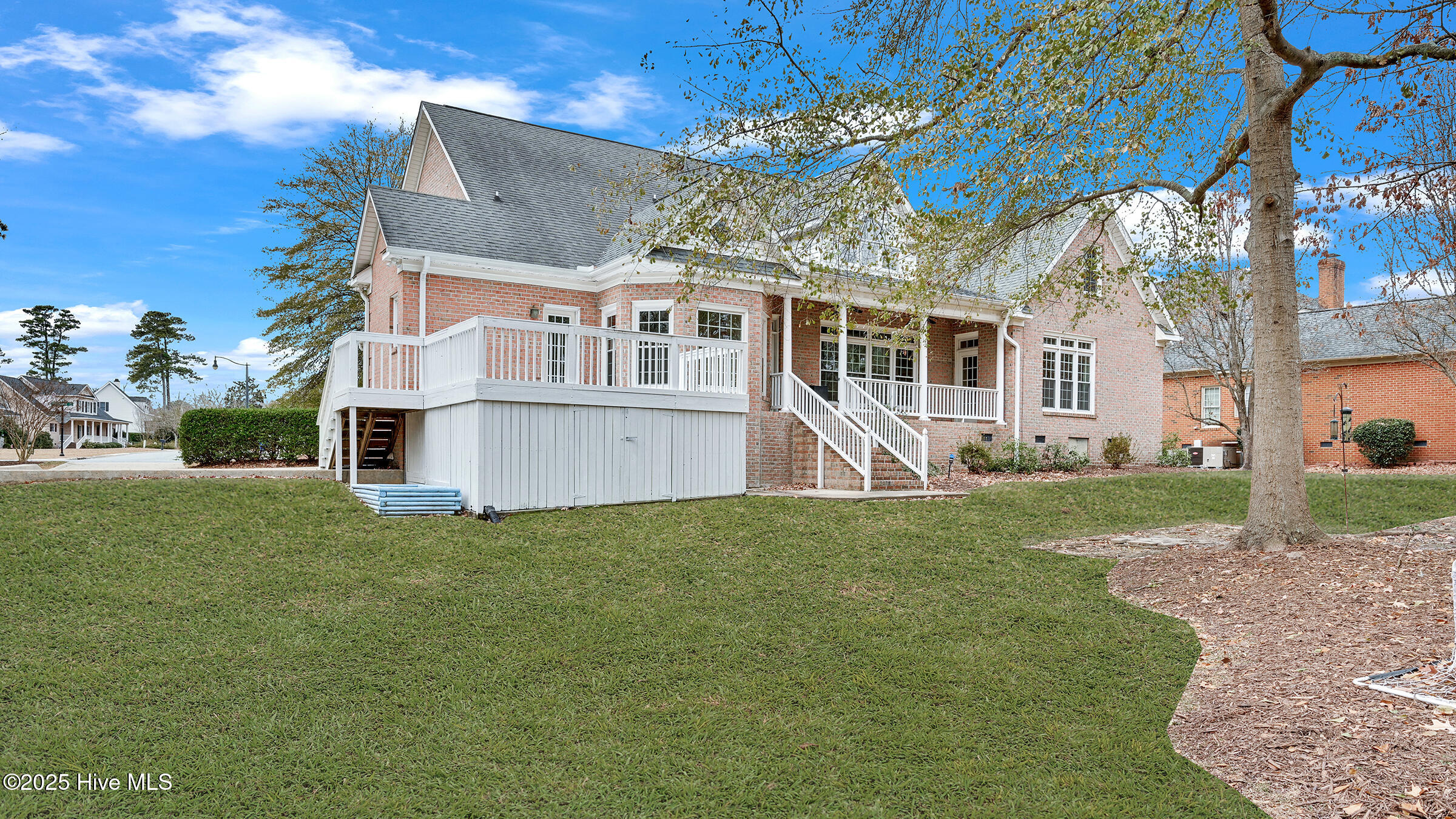 2201 Bloomsbury Road