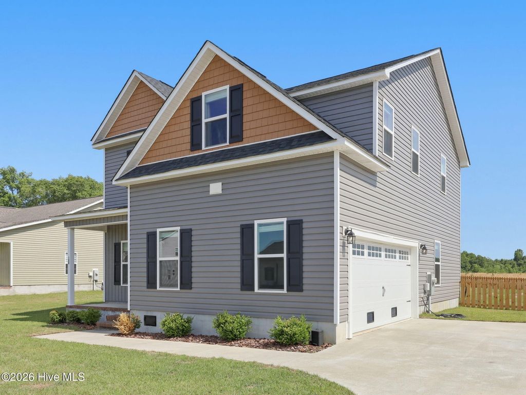 Photo of 120 Cypress Manor Court, Jacksonville, NC 28540 (MLS # 100571994)