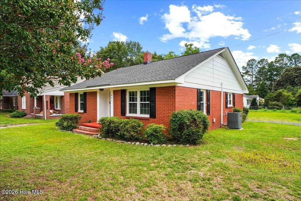 Photo of 601 E 8th Street, Washington, NC 27889 (MLS # 100591502)
