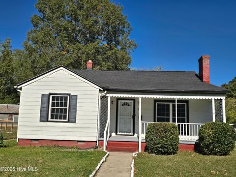 Homes For Sale - 607 E 9th Street<br/> Halifax County, Scotland Neck, NC 27874