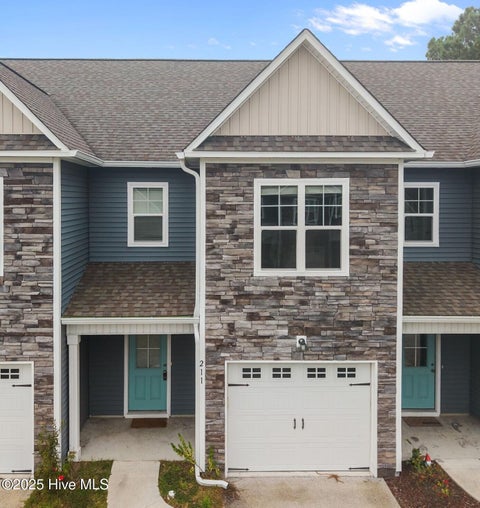 Townhouse For Rent - 211 N Stingray Lane<br/> Onslow County, Sneads Ferry, NC 28460