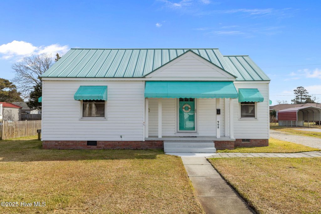 Photo of 908 N 20th Street, Morehead City, NC 28557 (MLS # 100543794)