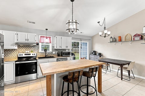 Tiny photo for 215 S Ginger Drive, Hubert, NC 28539 (MLS # 100597568)