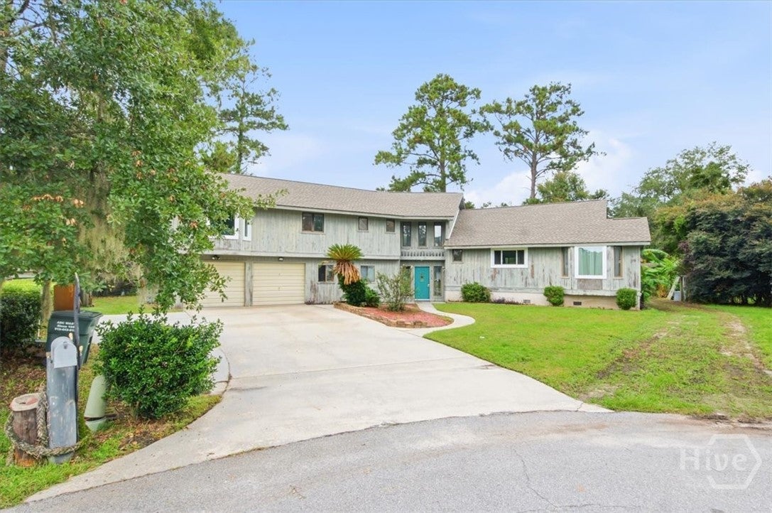 7 Lakeshore Court