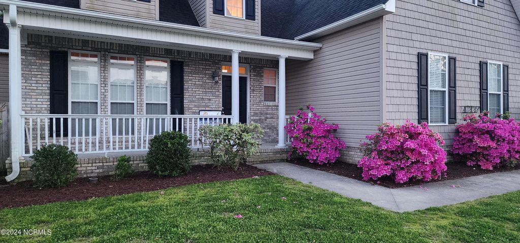 Photo of 302 Savannah Drive, Jacksonville, NC 28546 (MLS # 100579160)