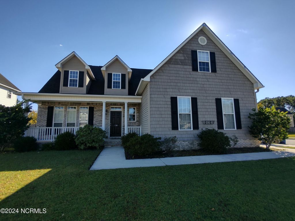 Photo of 302 Savannah Drive, Jacksonville, NC 28546 (MLS # 100579160)