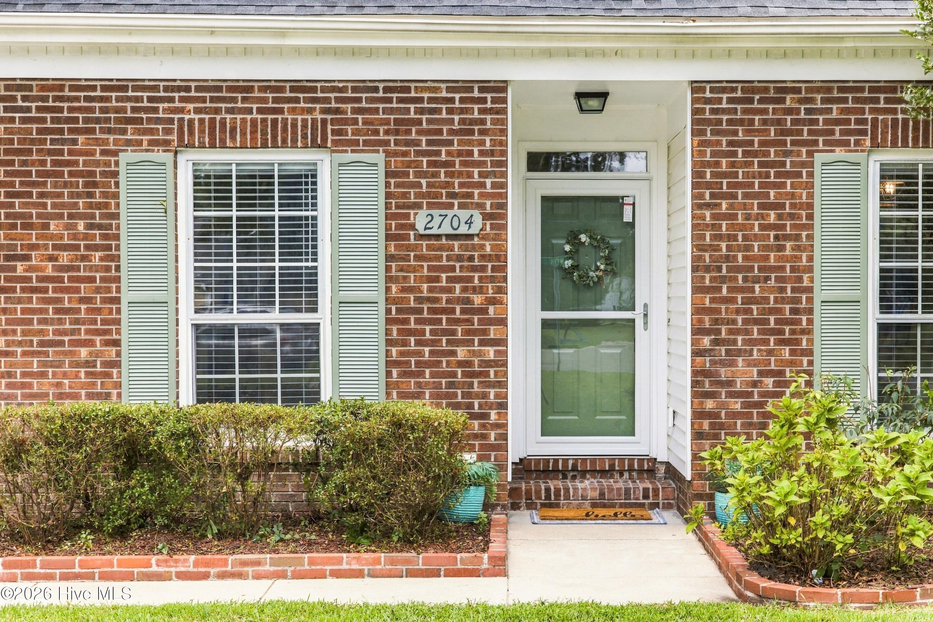 2704 Manor Court