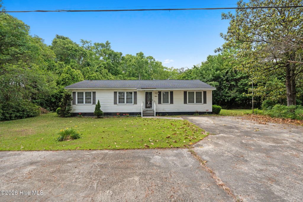 Photo of 1514 S Jk Powell Boulevard, Whiteville, NC 28472 (MLS # 100575479)