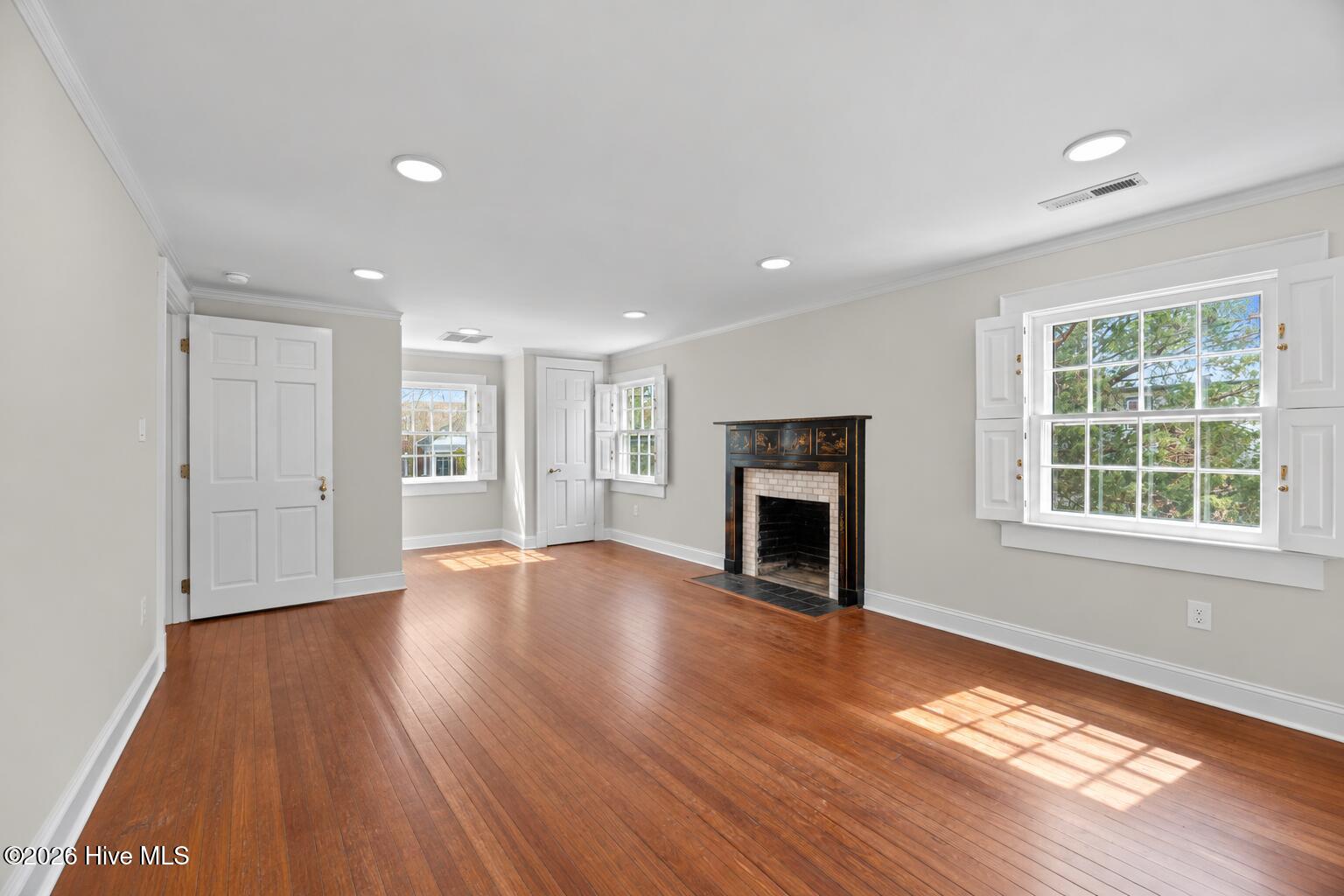 609 New Street