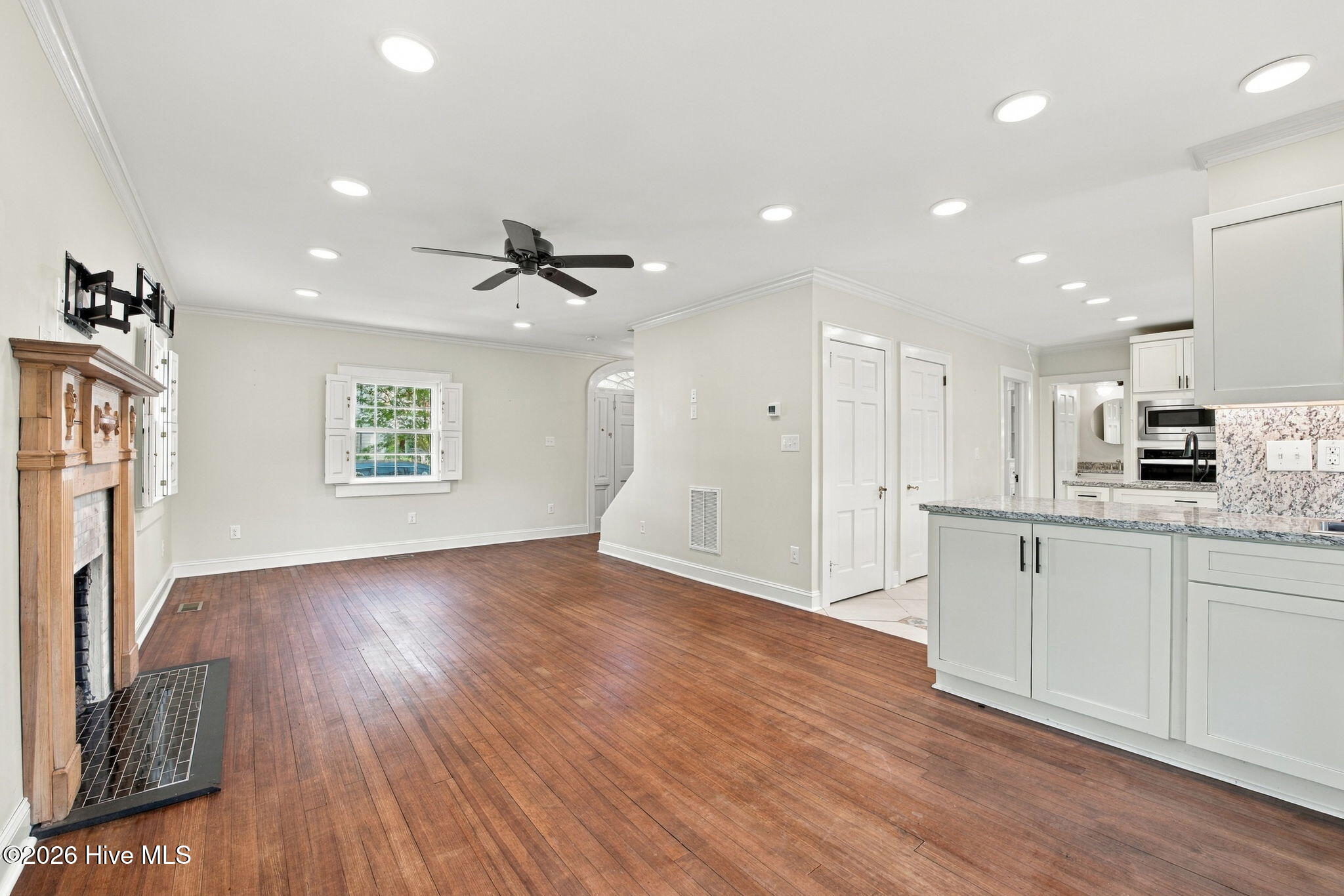 609 New Street