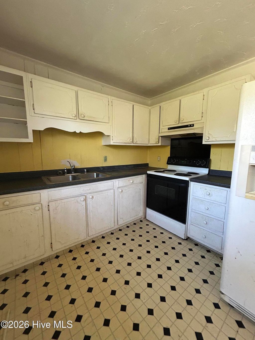 Photo of 15 Oxford Drive, Jacksonville, NC 28546 (MLS # 100563943)