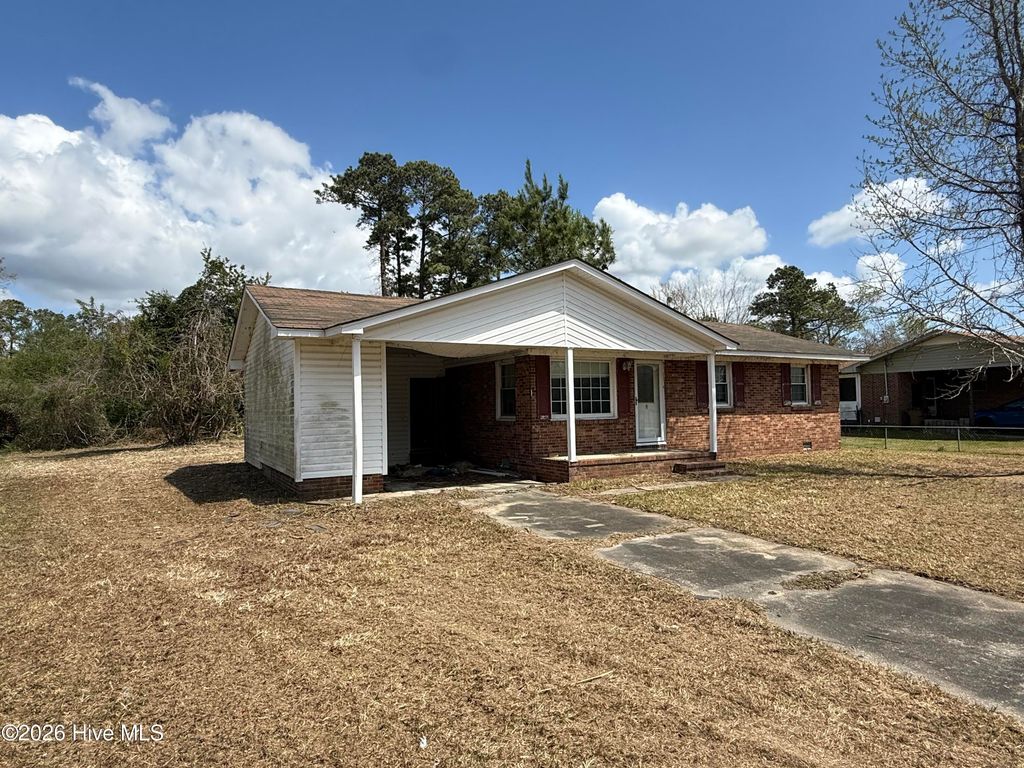 Photo of 15 Oxford Drive, Jacksonville, NC 28546 (MLS # 100563943)