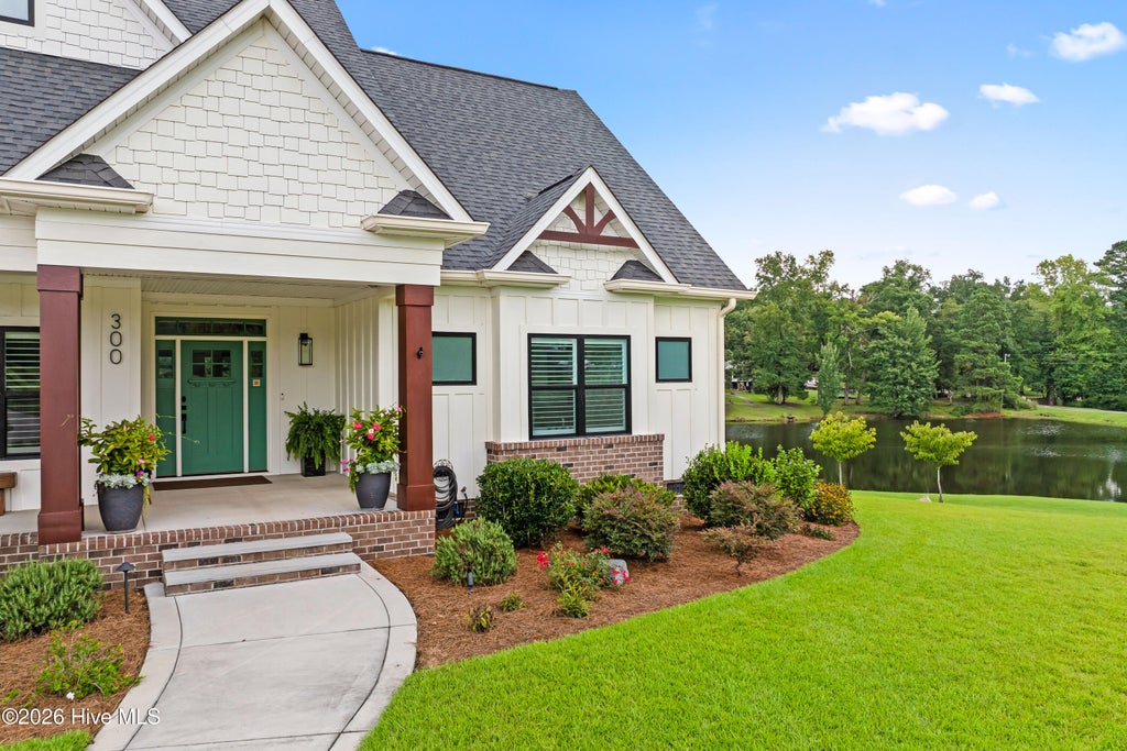 Photo of 300 Westwood Drive, Elizabethtown, NC 28337 (MLS # 100605186)