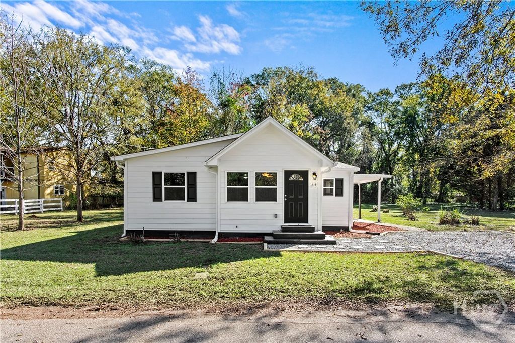 Photo of 215 Hunter Street, Union Point, GA 30669 (MLS # CL344137)