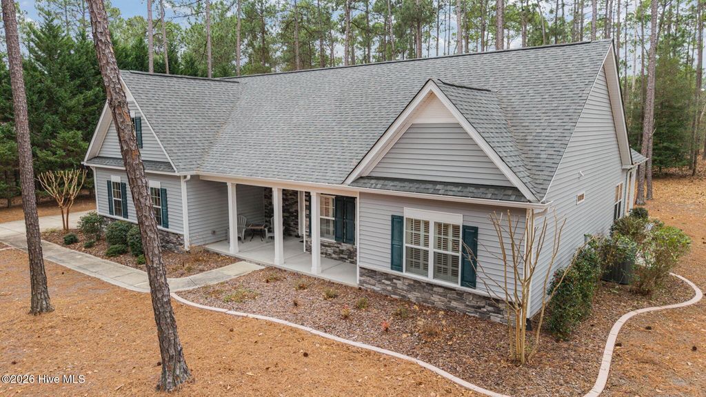 Photo of 286 Longleaf Drive, West End, NC 27376 (MLS # 100550004)