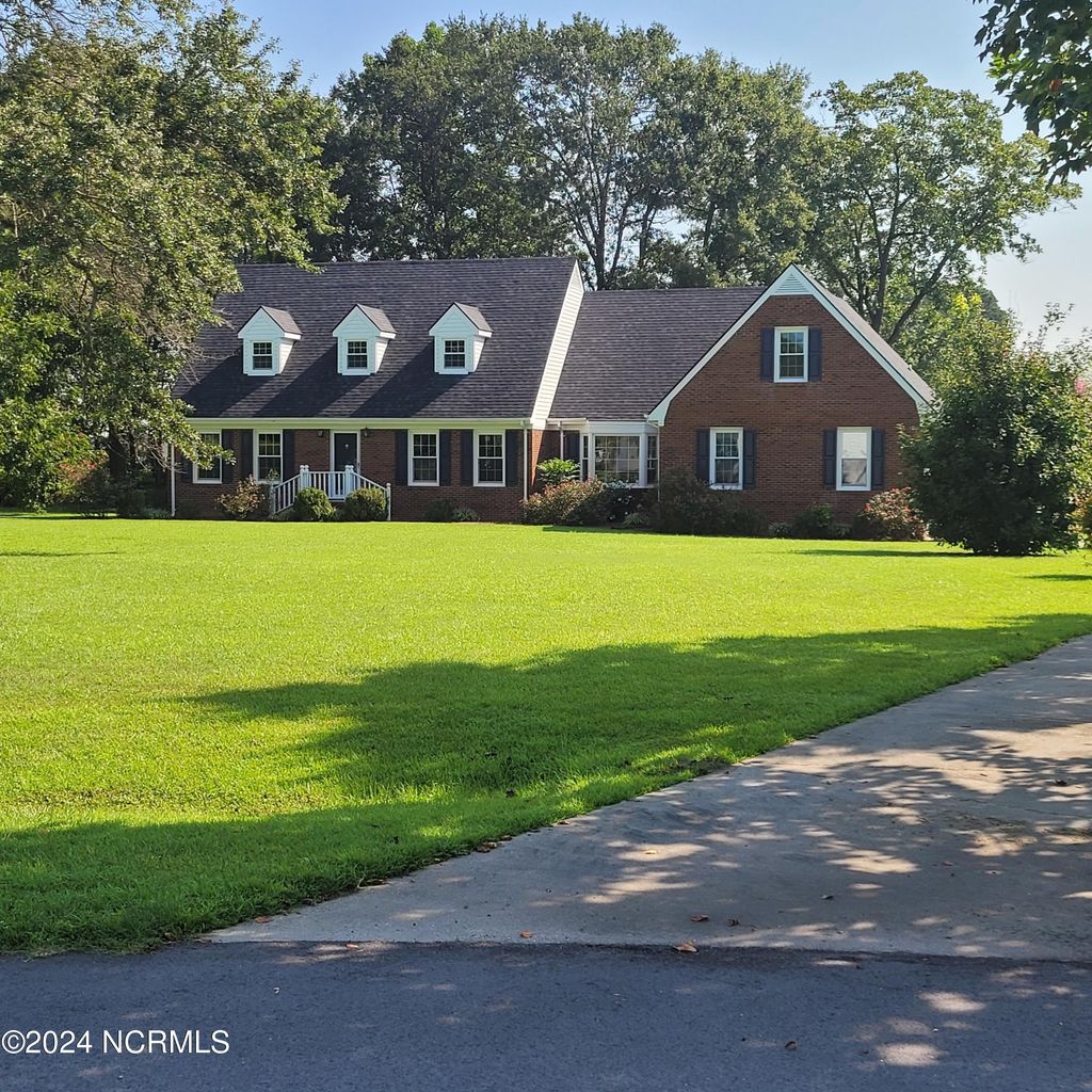 Photo of 97 Planters Walk Lane, Clinton, NC 28328 (MLS # 100549525)