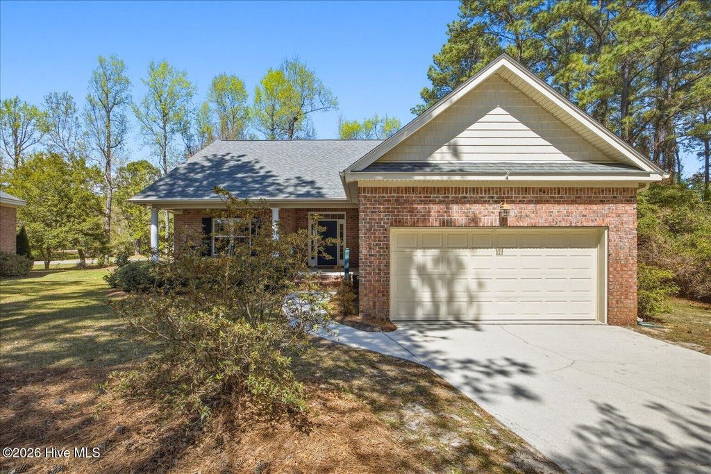 Photo of 105 E Sanderling Circle, Hampstead, NC 28443 (MLS # 100564085)