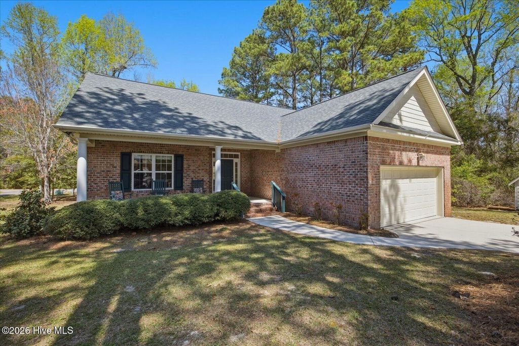 Photo of 105 E Sanderling Circle, Hampstead, NC 28443 (MLS # 100564085)