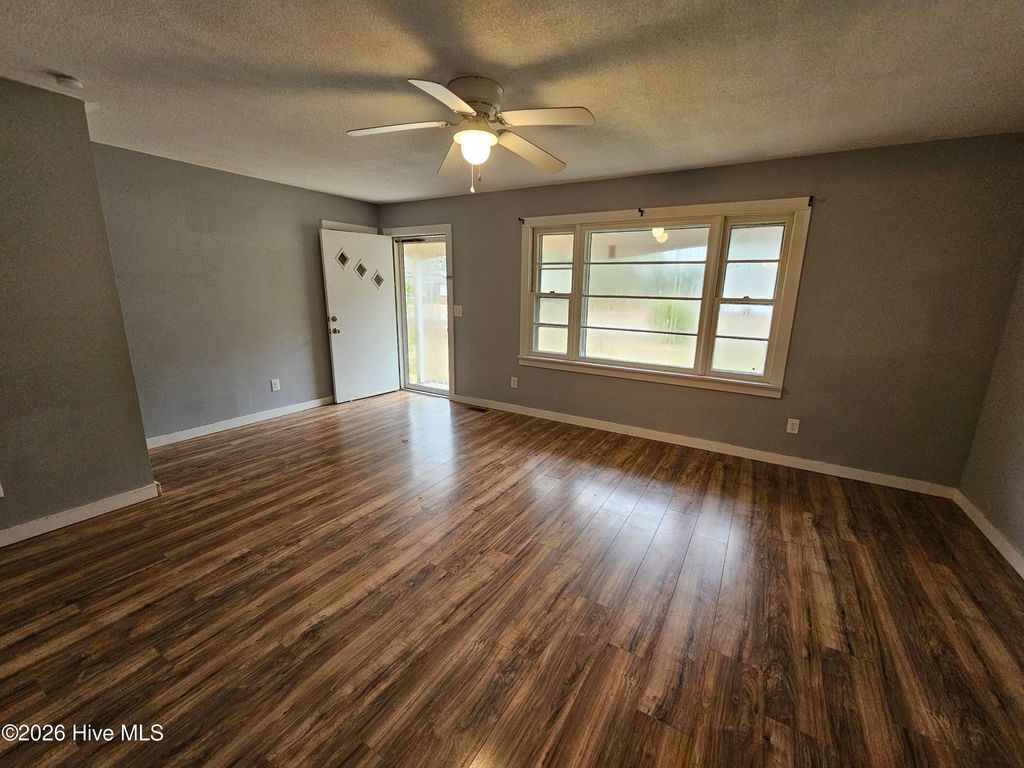 Photo of 316 Cougar Lane, Jacksonville, NC 28546 (MLS # 100566775)