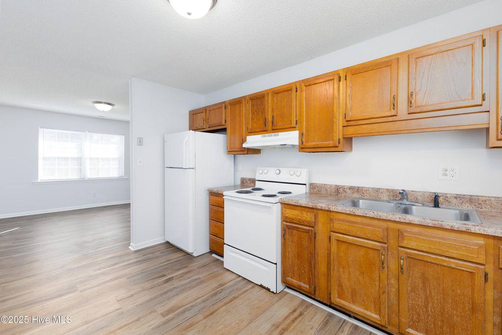 Photo of 2322 Indian Drive #B7, Jacksonville, NC 28546 (MLS # 100567118)