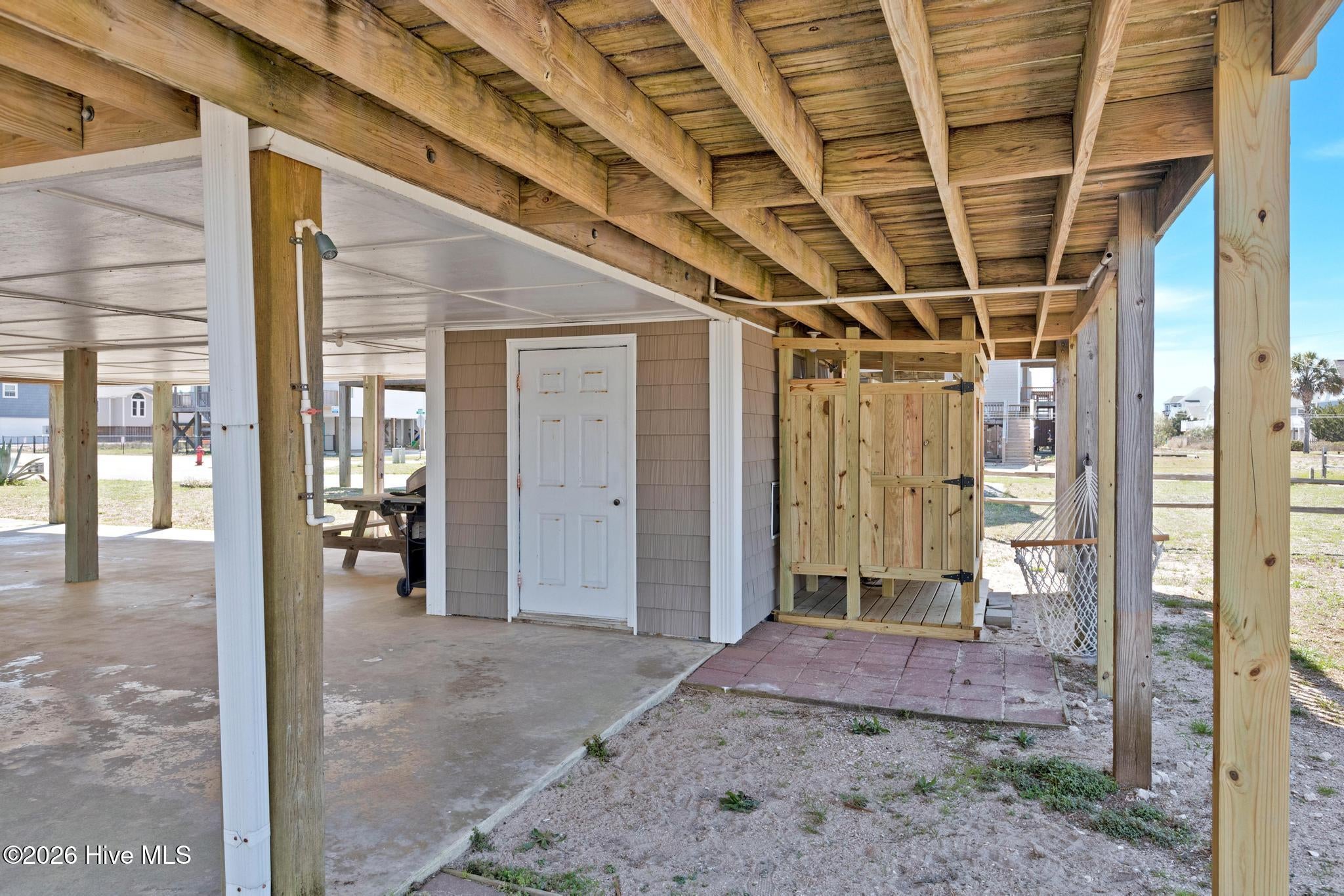 1303 N Topsail Drive
