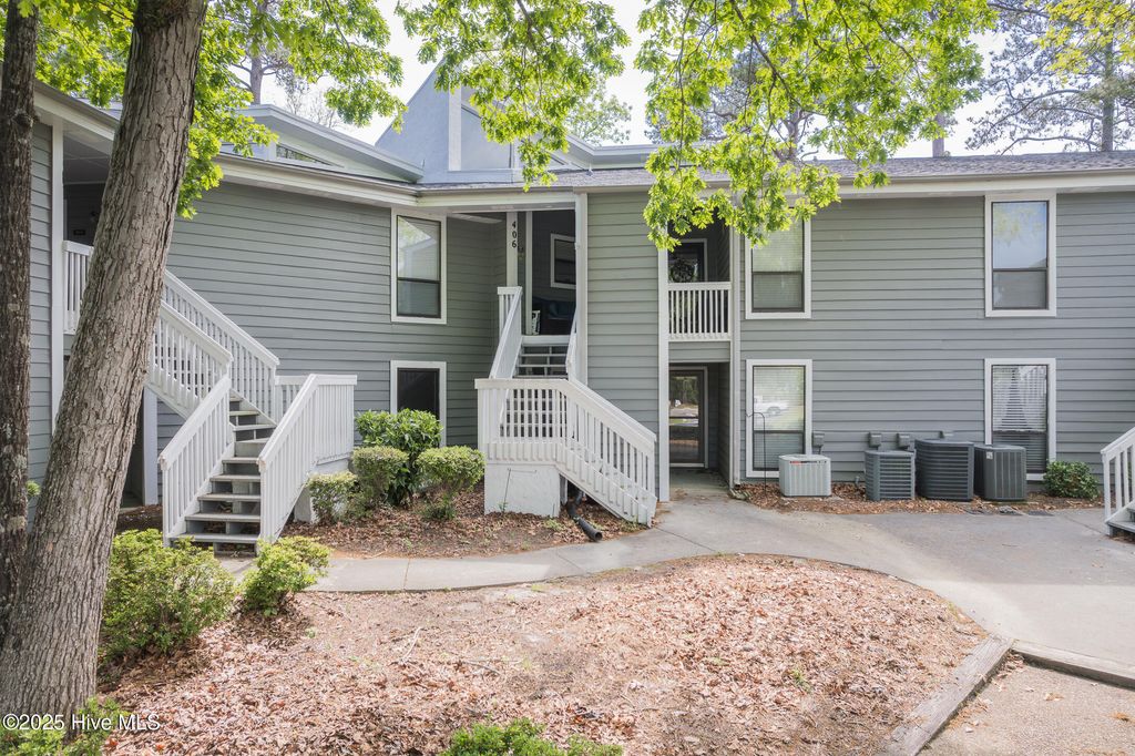 Photo of 732 Azalea Drive #406, Hampstead, NC 28443 (MLS # 100504468)