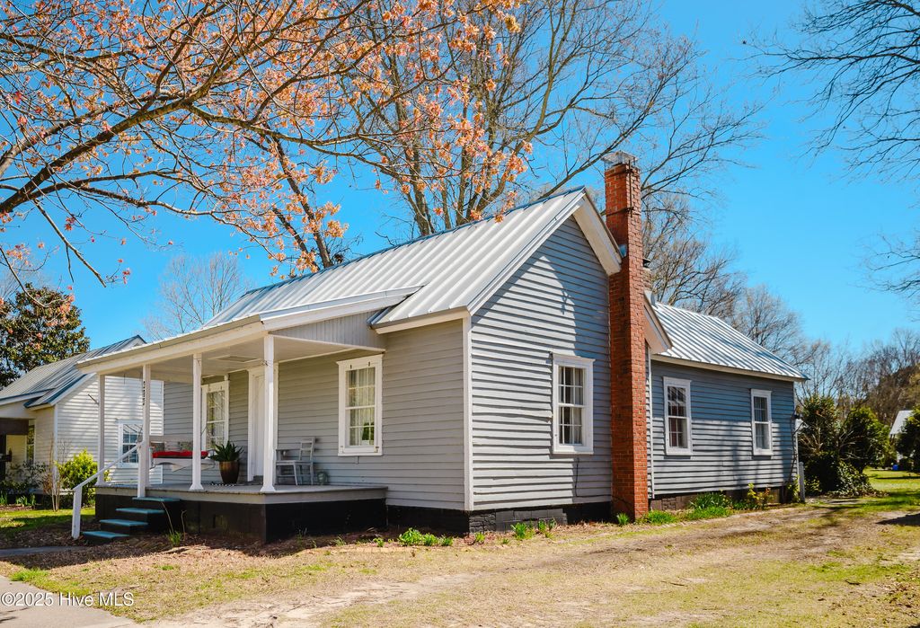 Photo of 414 Phillips Street, Edenton, NC 27932 (MLS # 100551304)