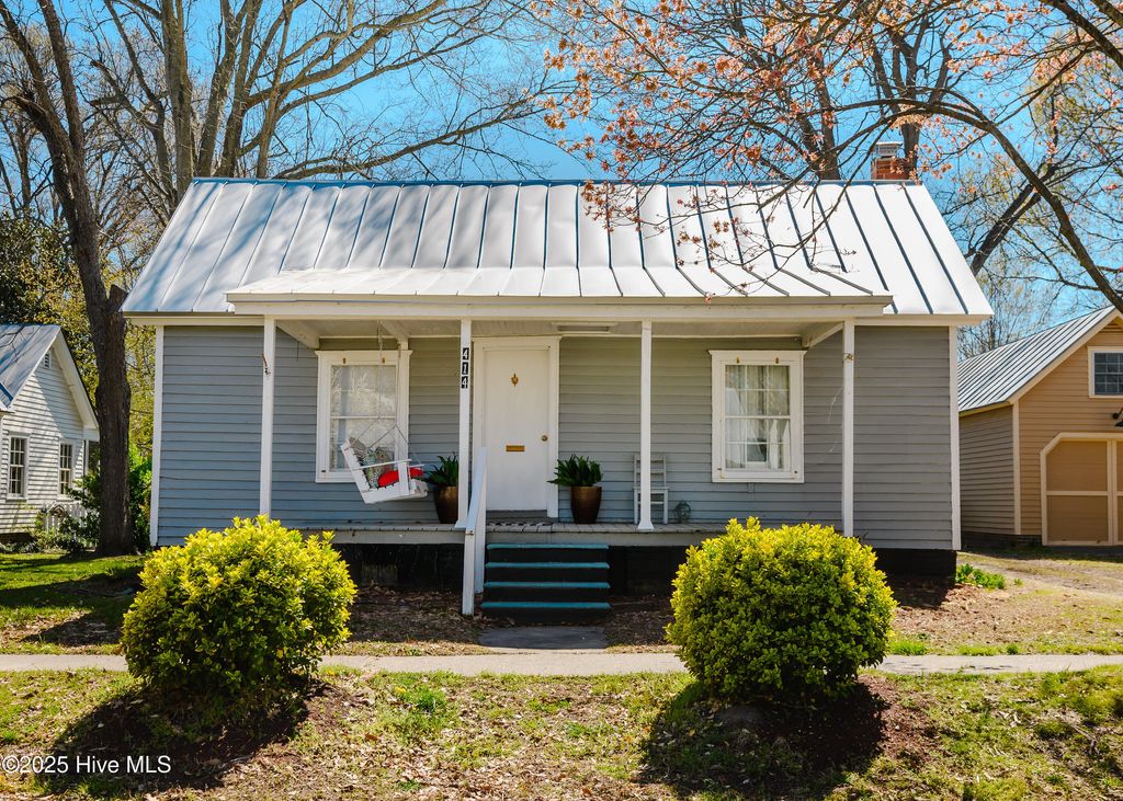 Photo of 414 Phillips Street, Edenton, NC 27932 (MLS # 100551304)