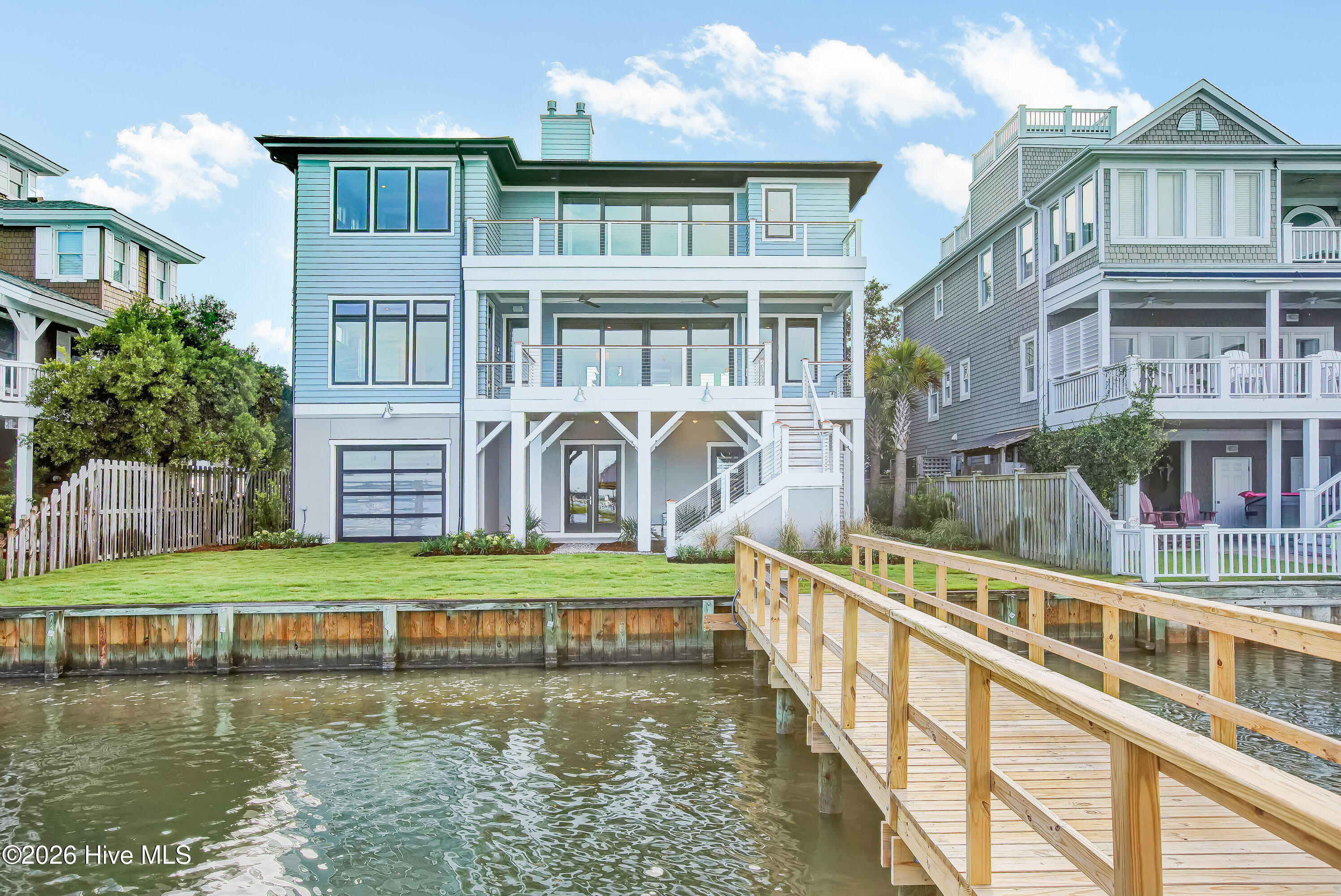 106 S Glimmering Glass Lane