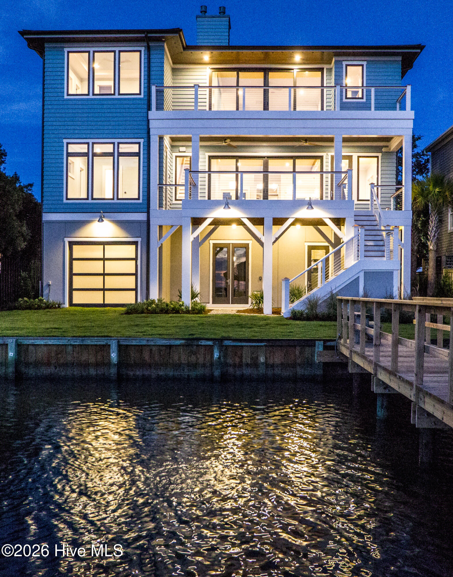 106 S Glimmering Glass Lane