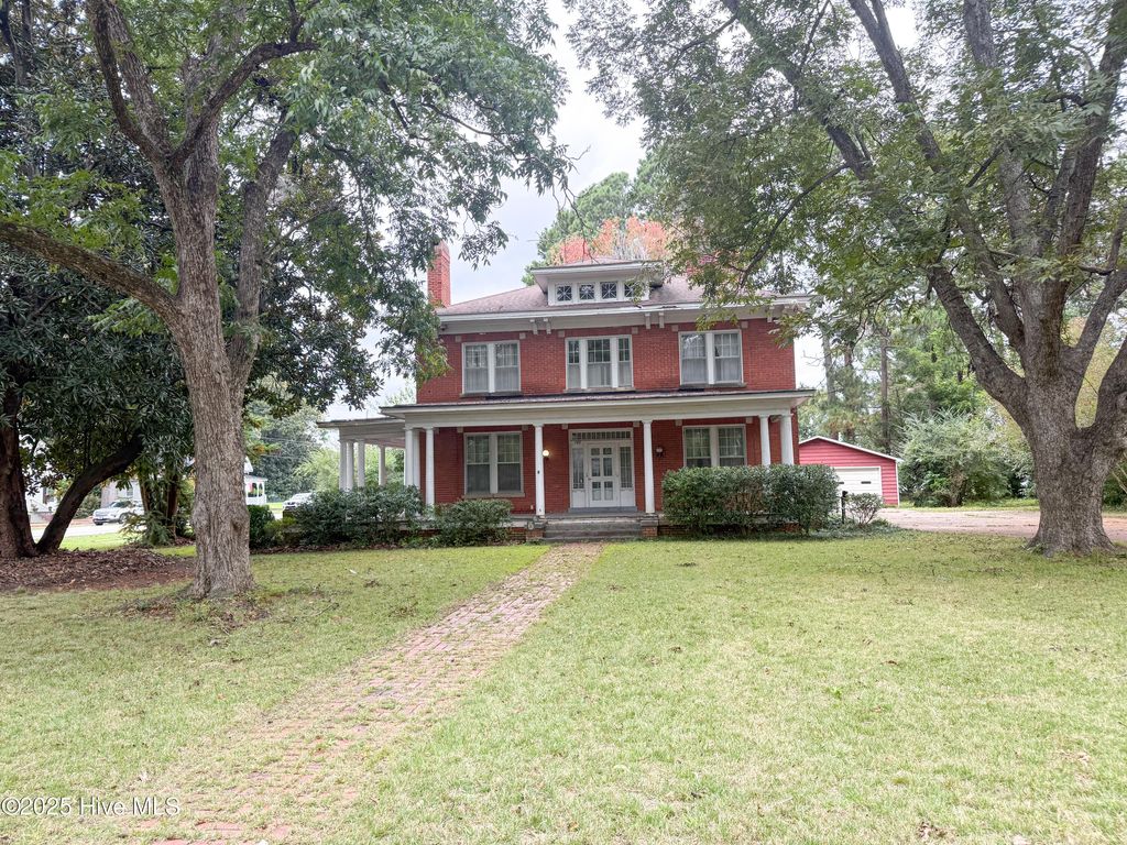 Photo of 103 S Pender Street, Fremont, NC 27830 (MLS # 100572059)