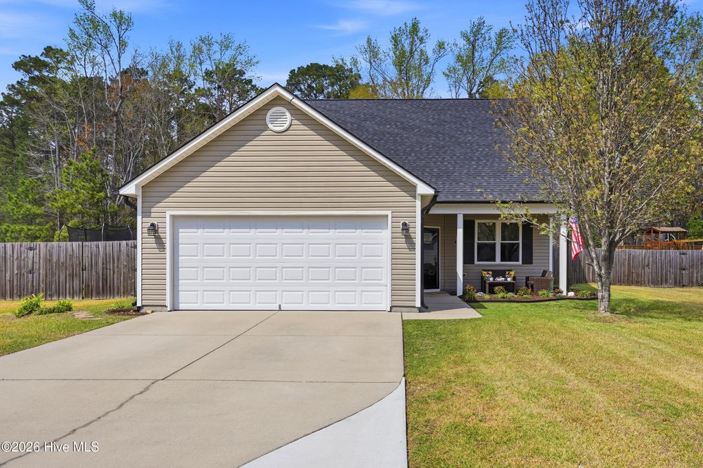 Photo of 120 Schoolview Drive, Rocky Point, NC 28457 (MLS # 100562435)
