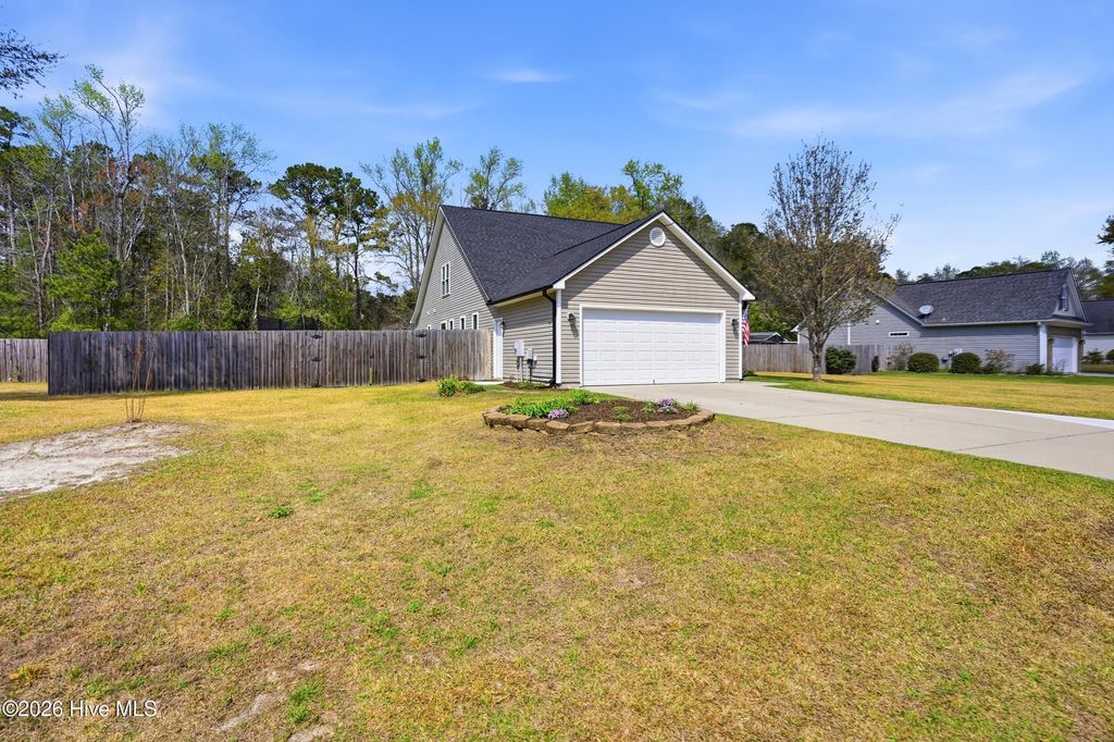 Photo of 120 Schoolview Drive, Rocky Point, NC 28457 (MLS # 100562435)