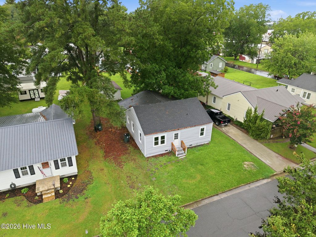 Photo of 109 Fairview Street, Williamston, NC 27892 (MLS # 100591729)