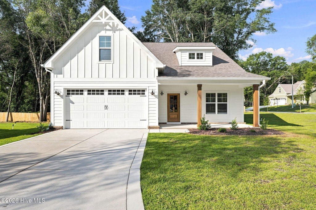 Photo of 220 Telluride Court, Aberdeen, NC 28315 (MLS # 100602226)