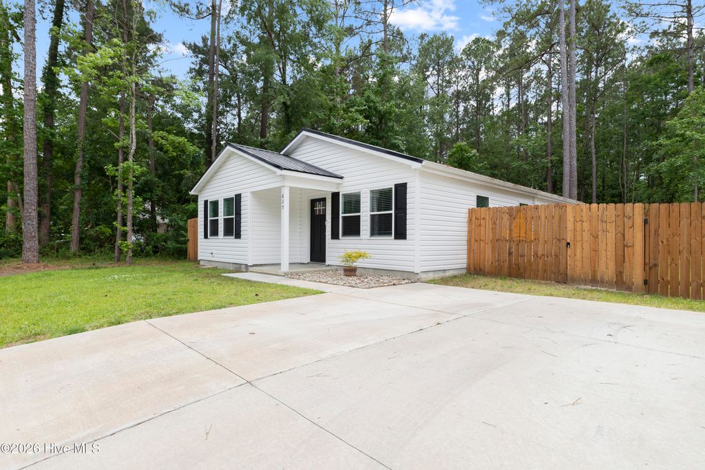 Photo of 629 Walnut Drive, Jacksonville, NC 28540 (MLS # 100570462)