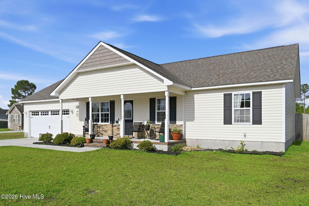 Photo of 305 Basil Court, Hubert, NC 28539 (MLS # 100577941)