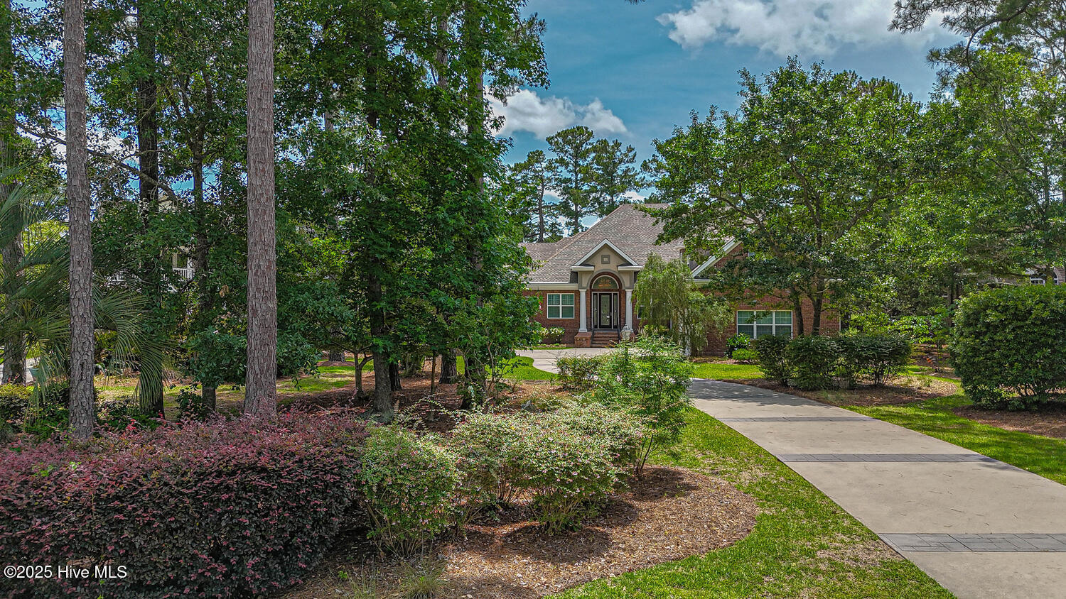 545 Gladstone Circle SW