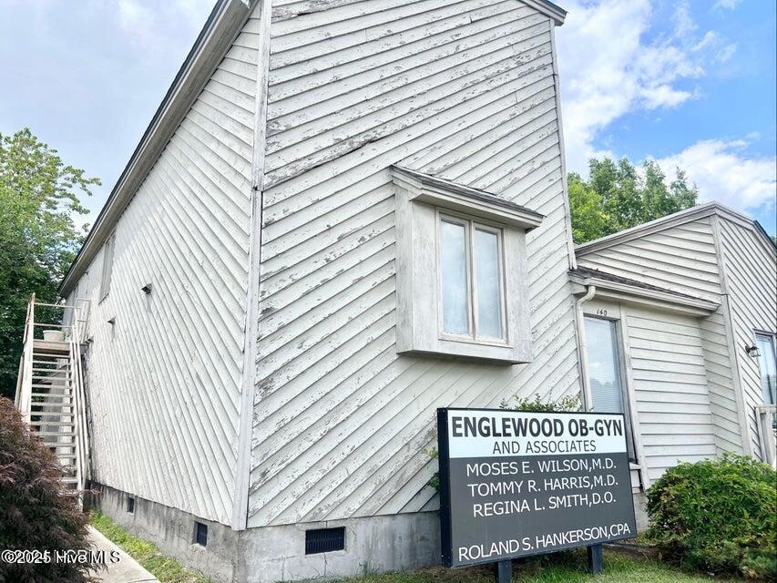 140 N Englewood Drive