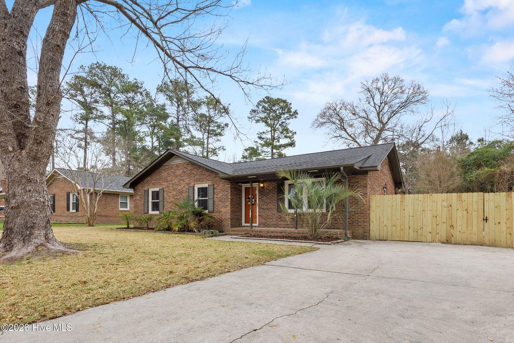 Photo of 131 Meadowood Drive, Wilmington, NC 28411 (MLS # 100557502)