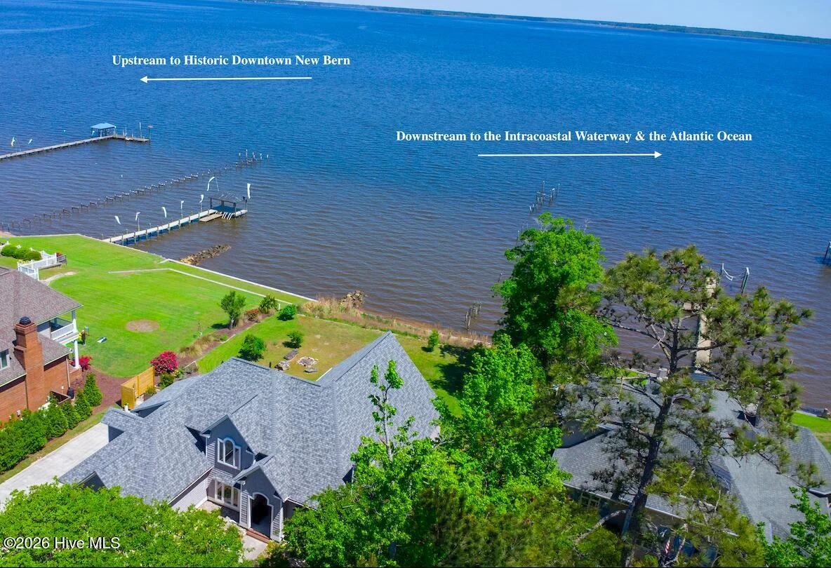 228 Drake Landing