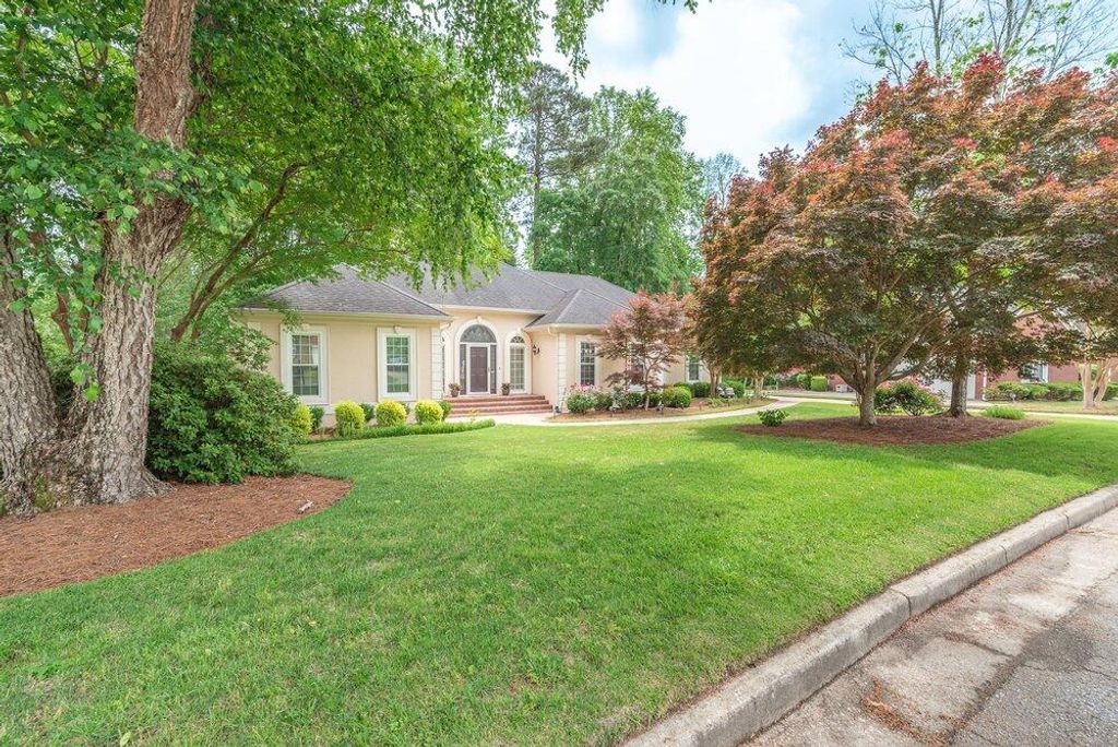 Photo of 251 W Kestwick Drive, Martinez, GA 30907 (MLS # 555352)