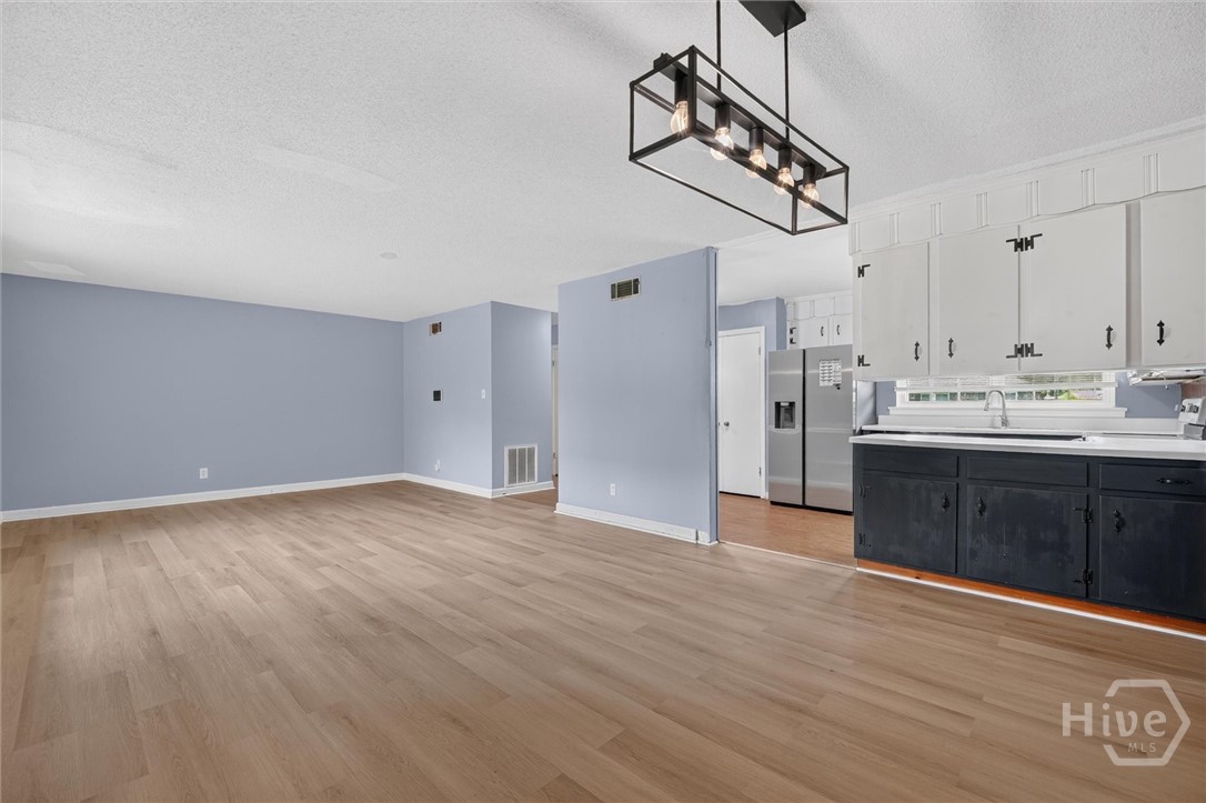 2211 Walz Drive