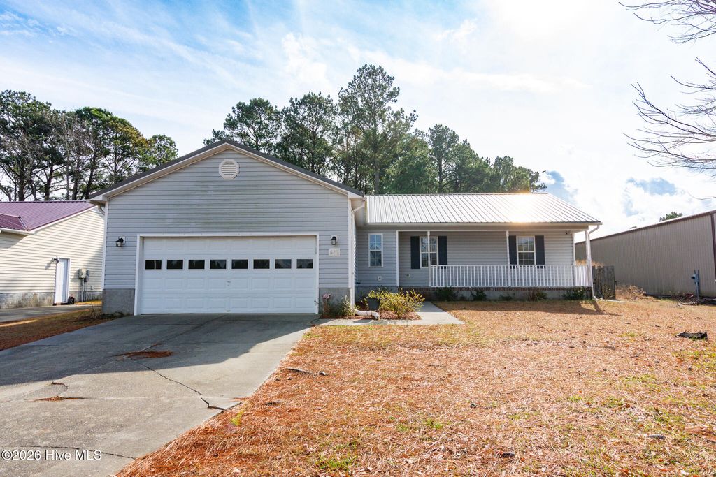 Photo of 625 Queens Creek Road, Hubert, NC 28539 (MLS # 100550624)