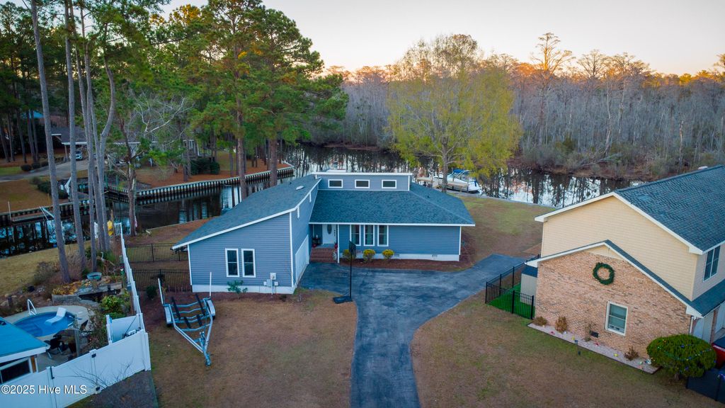 Photo of 107 Knotline Road, New Bern, NC 28562 (MLS # 100543474)