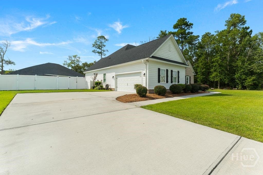 Photo of 209 Fairmont Drive, Rincon, GA 31326 (MLS # SA362121)
