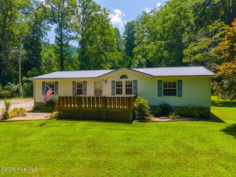 Mobile Home For Sale - 394 Anderson Road<br/> Robbinsville, NC 28771