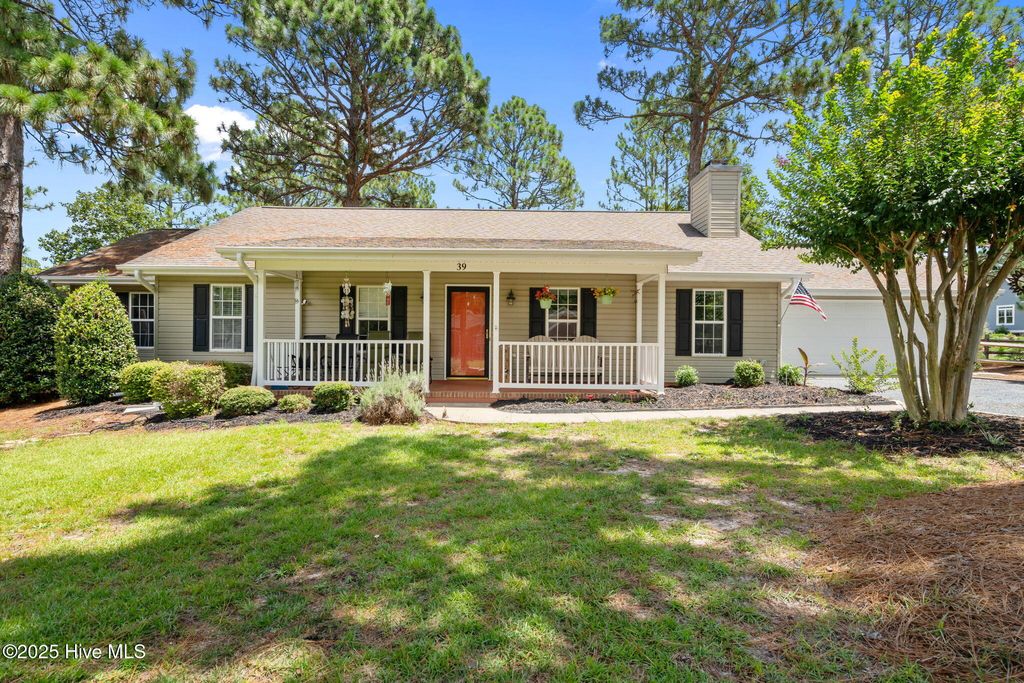 Photo of 39 Bedford Circle, Pinehurst, NC 28374 (MLS # 100557209)