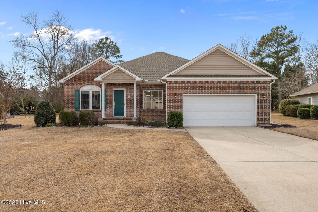 Photo of 203 Neuchatel Court, New Bern, NC 28562 (MLS # 100555951)