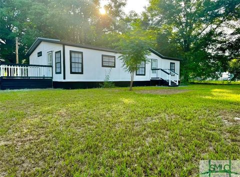 Homes For Sale - 320 Live Oak Loop<br/> Bulloch County, Ellabell, GA 31308